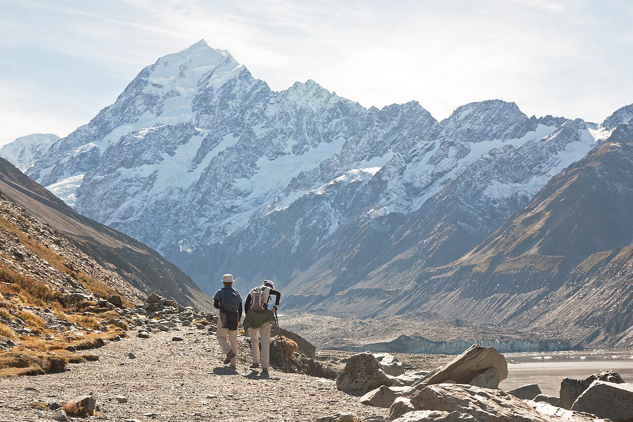 Aoraki / Mount Cook above Hooker Lake